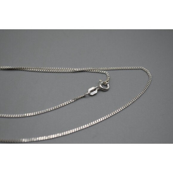 Sterling Silver Heart Locket Engraved P Grad 2013 Miniature 18" Chain Gift - Picture 5 of 7